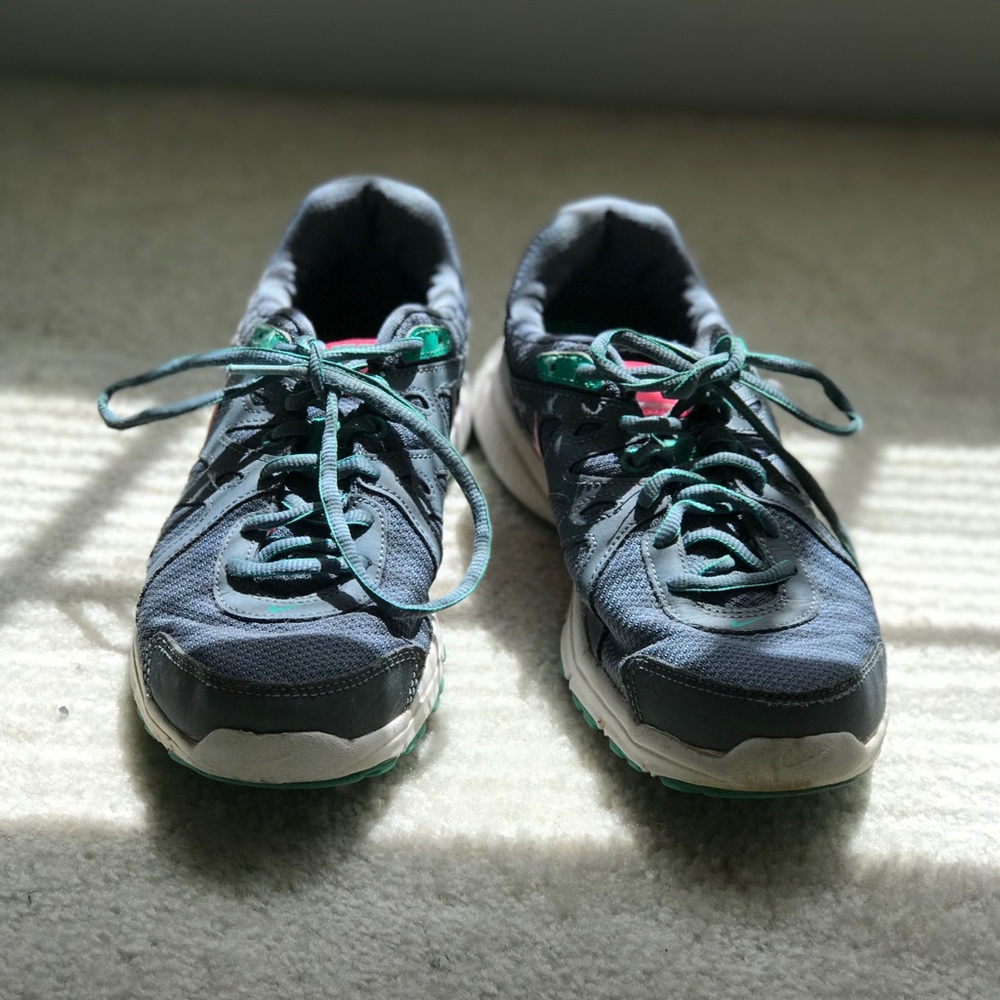 Nike Revolution 2 Women’s Sneakers